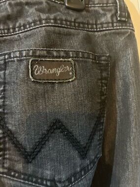 Wrangler Black Denim Jeans with Zigzag Pocket Stitching